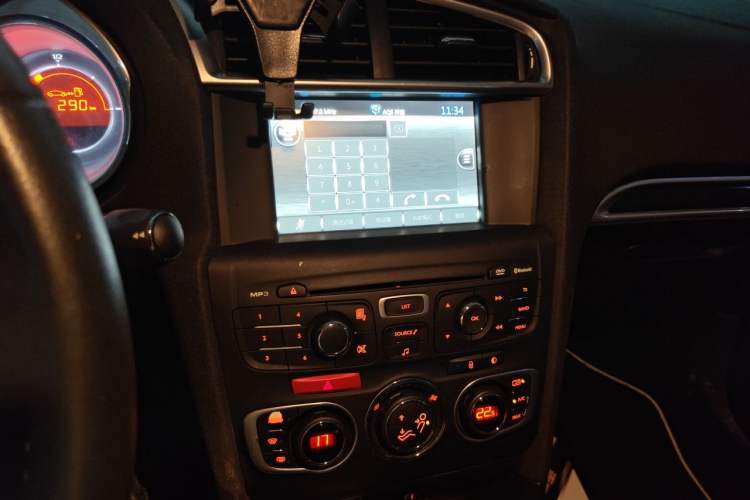Used Citroen C4L 2015 1.2T Automatic Prestige Edition Audio And AC Panel