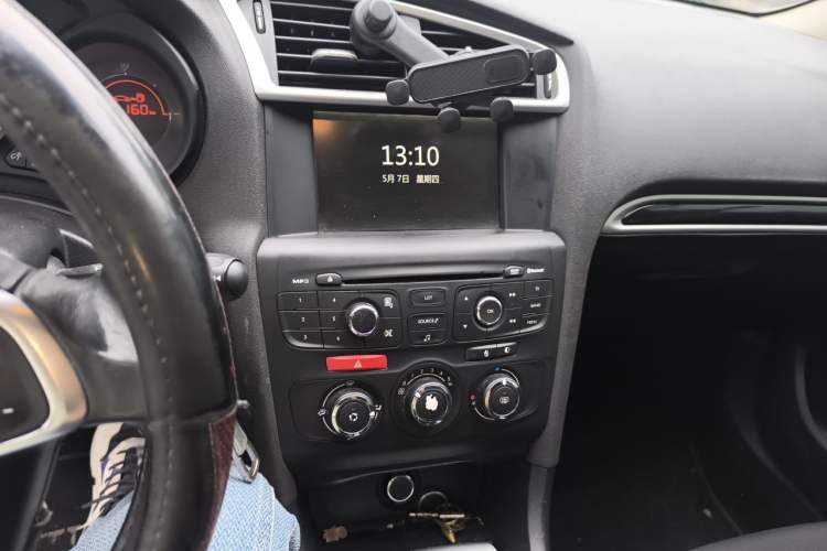 Used Citroen C4L 2015 1.2T Manual Luxury Edition Audio And AC Panel
