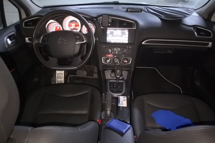 Used Citroen C4L 2015 1.2T Automatic Prestige Edition Center Console