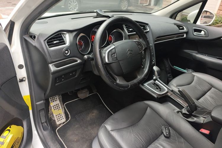 Used Citroen C4L 2015 1.6T Automatic Prestige Edition Center Console