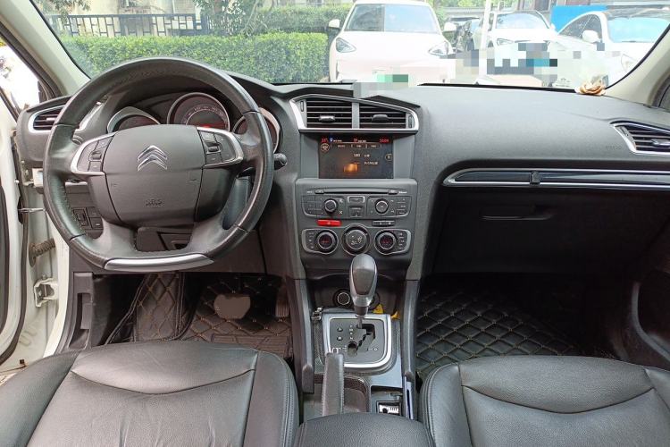 Used Citroen C4L 2015 1.8L Automatic Prestige Edition Center Console