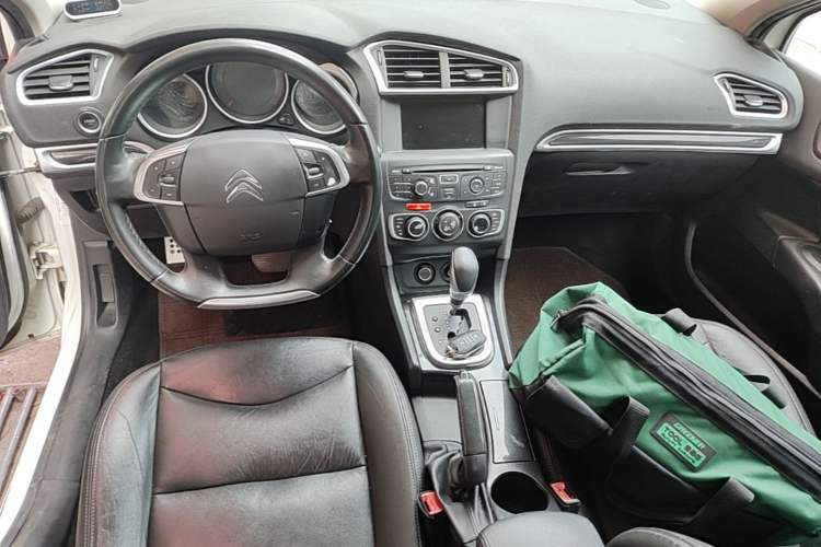 Used Citroen C4L 2015 1.2T Automatic Prestige Edition Center Console
