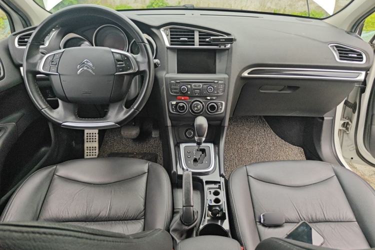 Used Citroen C4L 2015 1.8L Automatic Luxury Edition Center Console