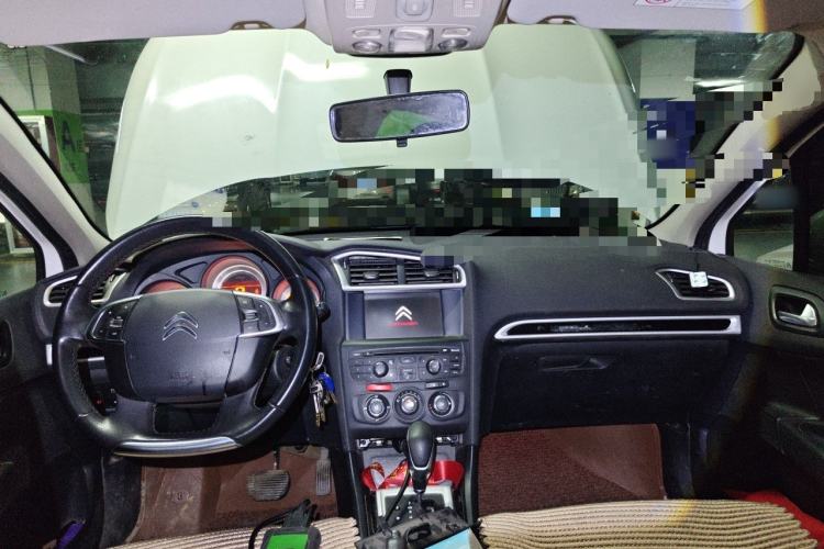 Used Citroen C4L 2015 1.8L Automatic Luxury Edition Center Console