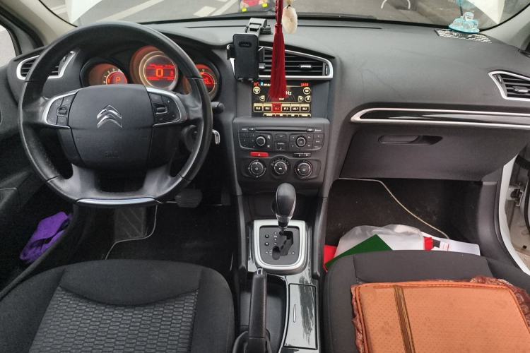 Used Citroen C4L 2015 1.8L Automatic Luxury Edition Center Console