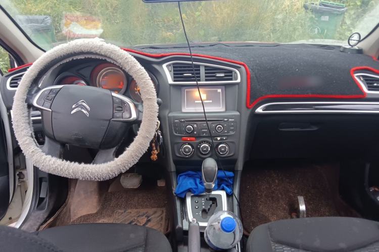Used Citroen C4L 2015 1.8L Automatic Luxury Edition Center Console
