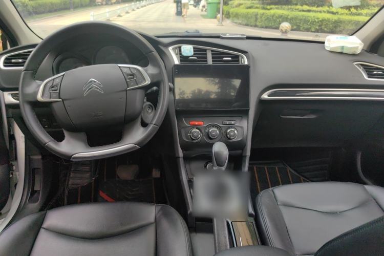 Used Citroen C4L 2015 1.8L Automatic Luxury Edition Center Console