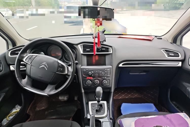 Used Citroen C4L 2015 1.8L Automatic Luxury Edition Center Console