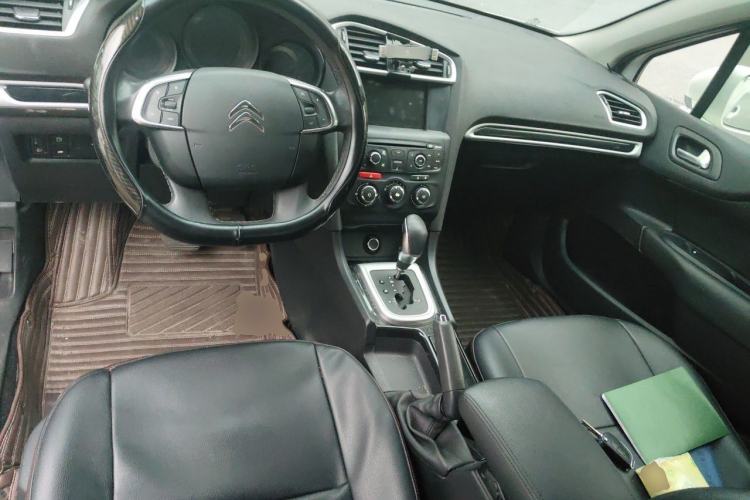 Used Citroen C4L 2015 1.8L Automatic Luxury Edition Center Console