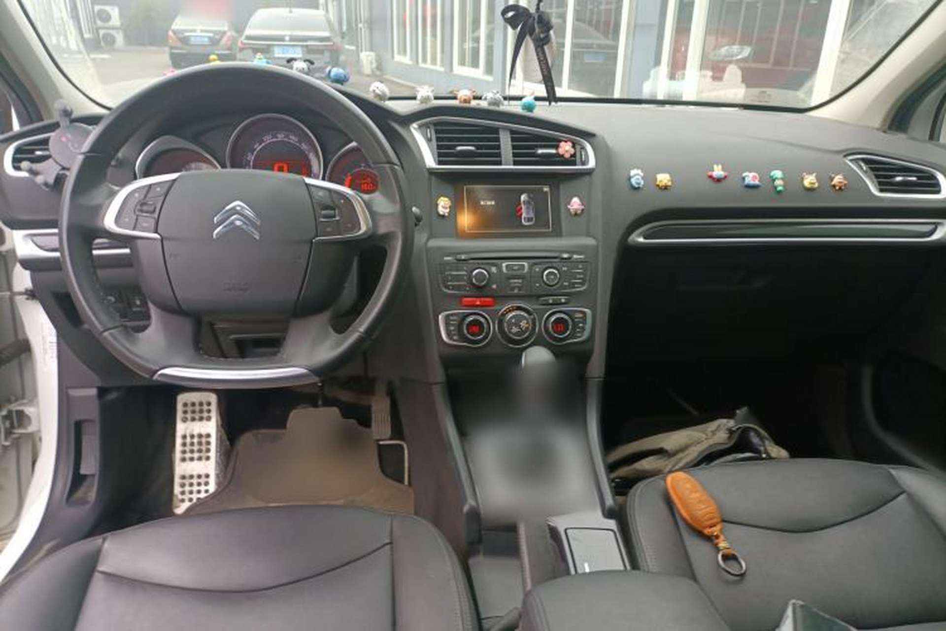 Used Citroen C4L 2015 1.2T Automatic Prestige Edition Center Console