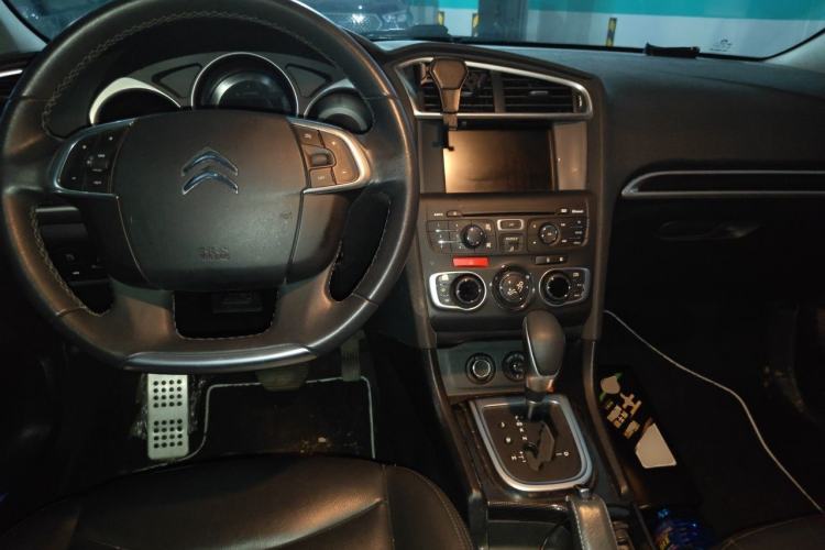 Used Citroen C4L 2015 1.2T Automatic Prestige Edition Center Console