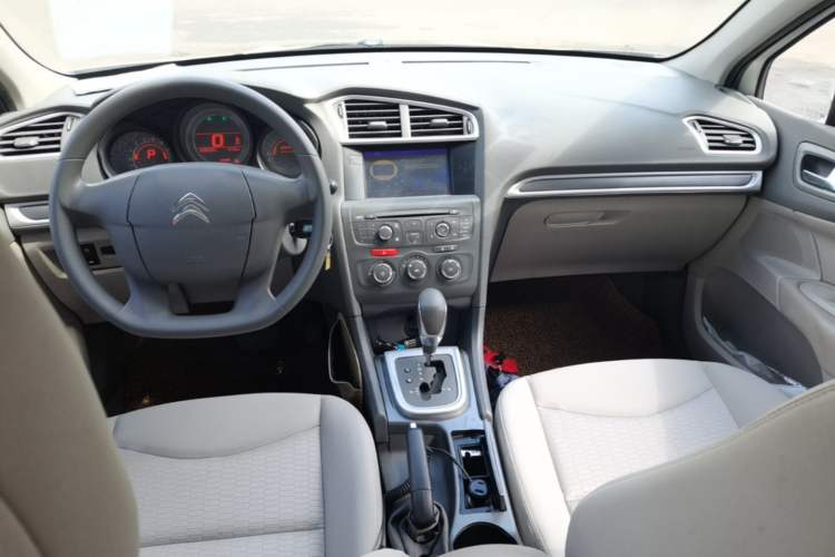 Used Citroen C4L 2015 1.8L Automatic Leading Edition Center Console