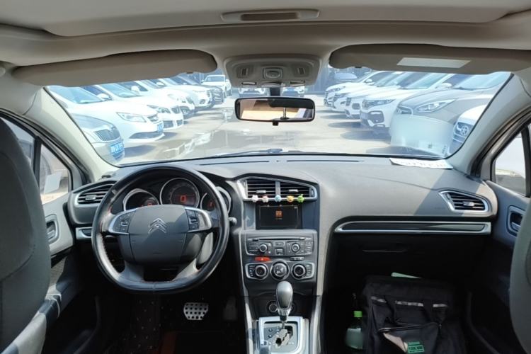Used Citroen C4L 2015 1.6T Automatic Prestige Edition Center Console