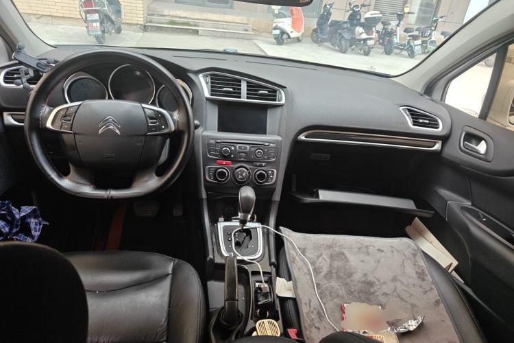 Used Citroen C4L 2015 1.8L Automatic Prestige Edition Center Console