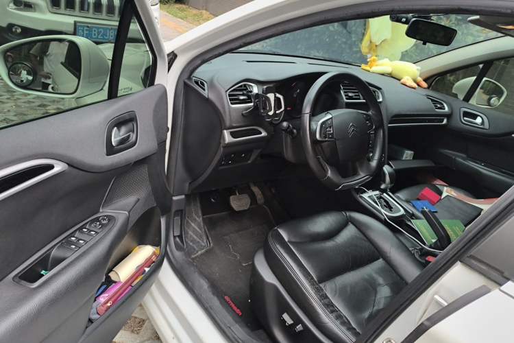 Used Citroen C4L 2015 1.8L Automatic Luxury Edition Driver Seat