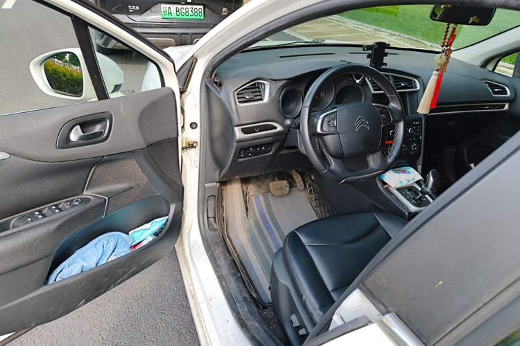 Used Citroen C4L 2015 1.2T Automatic Luxury Edition Driver Seat