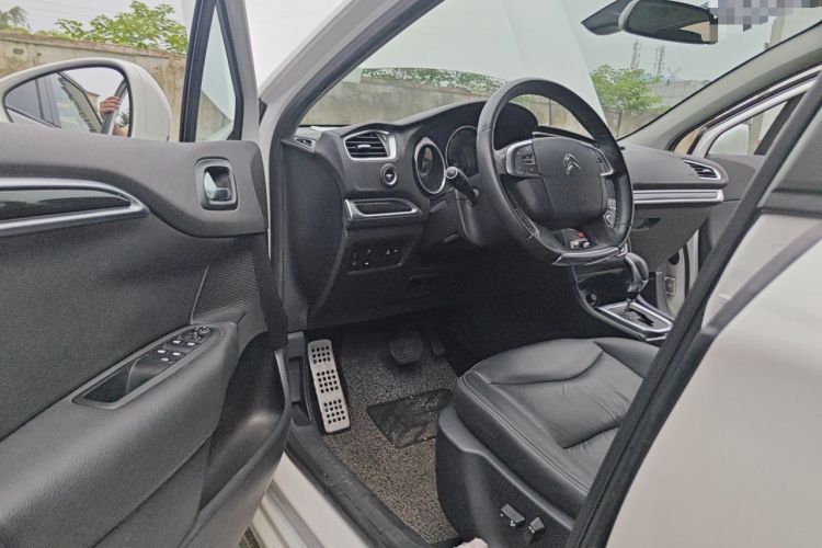 Used Citroen C4L 2015 1.8L Automatic Luxury Edition Driver Seat