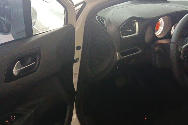 Used Citroen C4L 2015 1.8L Automatic Luxury Edition Driver Seat