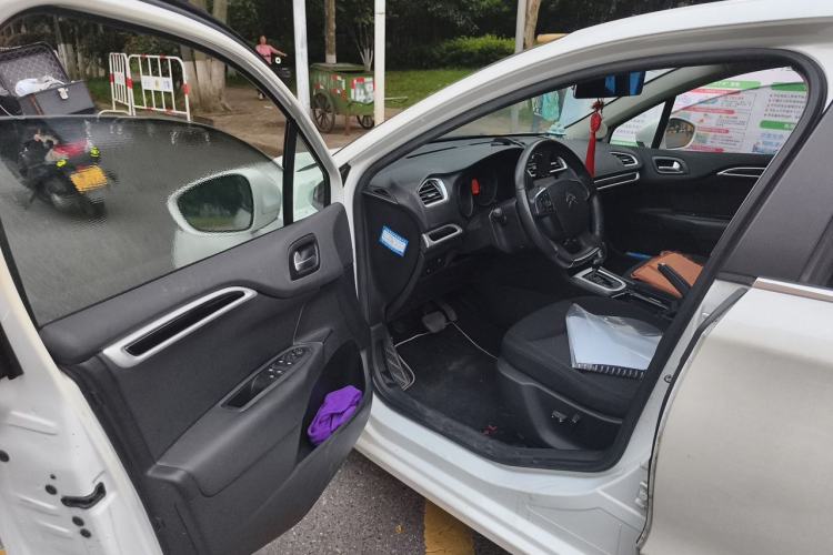 Used Citroen C4L 2015 1.8L Automatic Luxury Edition Driver Seat