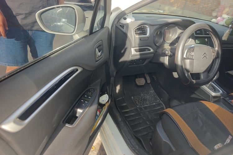 Used Citroen C4L 2015 1.8L Automatic Luxury Edition Driver Seat