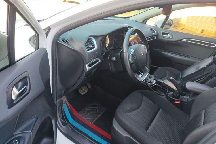 Used Citroen C4L 2015 1.2T Automatic Luxury Edition Driver Seat