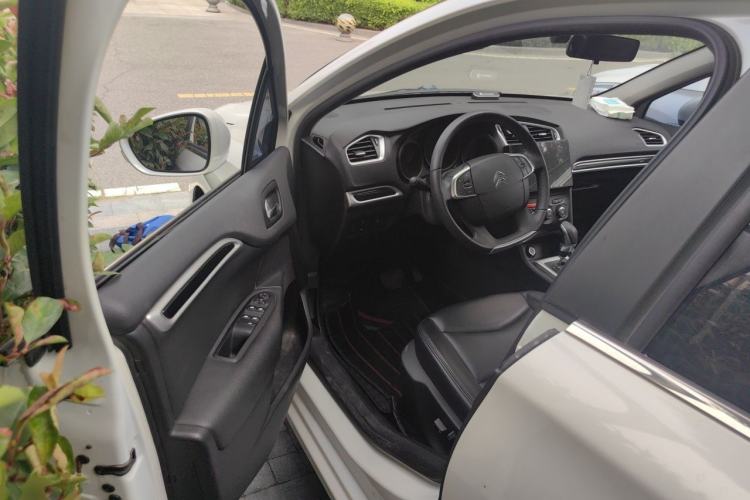 Used Citroen C4L 2015 1.8L Automatic Luxury Edition Driver Seat