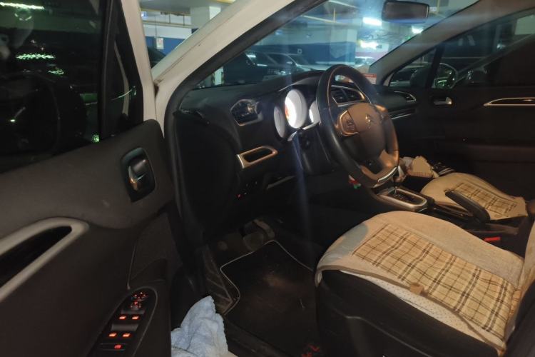 Used Citroen C4L 2015 1.8L Automatic Luxury Edition Driver Seat