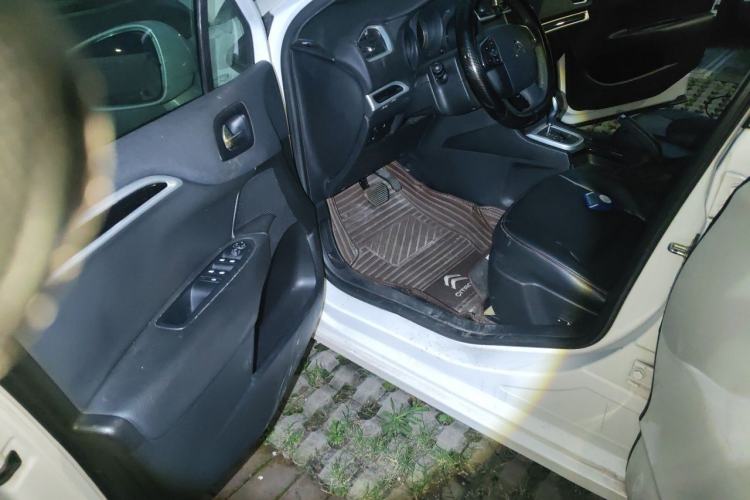 Used Citroen C4L 2015 1.8L Automatic Luxury Edition Driver Seat