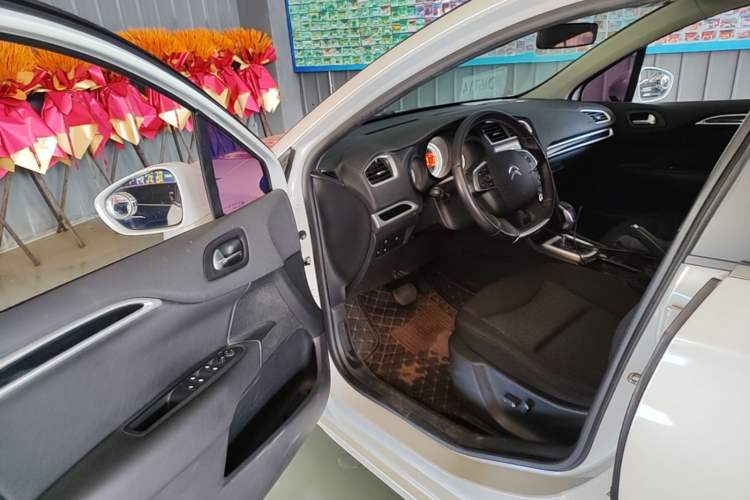 Used Citroen C4L 2015 1.8L Automatic Luxury Edition Driver Seat