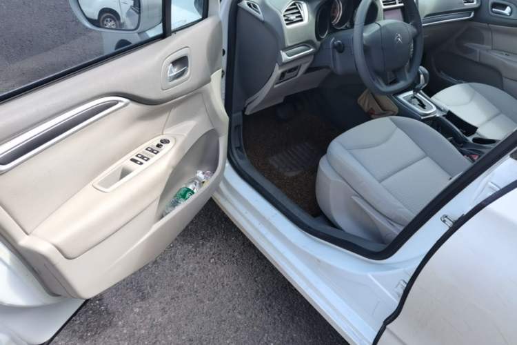 Used Citroen C4L 2015 1.8L Automatic Leading Edition Driver Seat