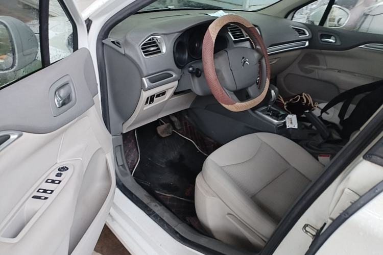 Used Citroen C4L 2015 1.8L Automatic Leading Edition Driver Seat