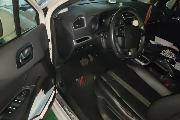 Used Citroen C4L 2015 1.8L Automatic Leading Edition Driver Seat