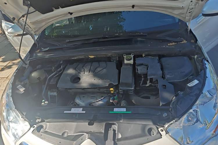 Used Citroen C4L 2015 1.8L Automatic Luxury Edition Engine Bay