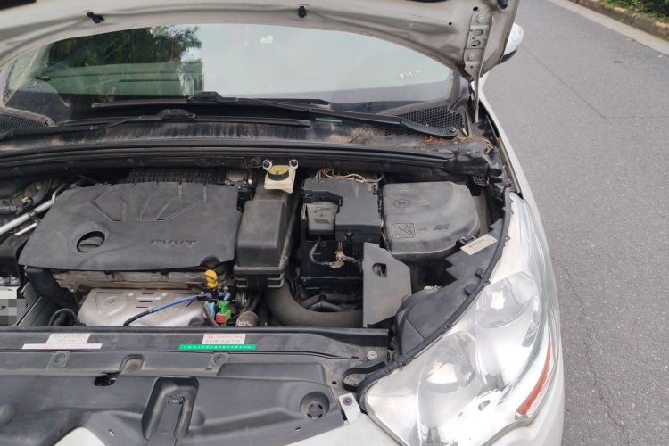 Used Citroen C4L 2015 1.8L Automatic Luxury Edition Engine Bay Left