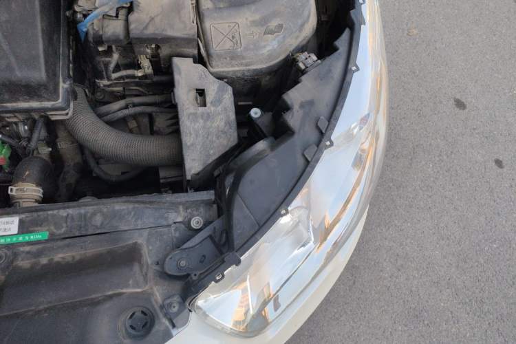 Used Citroen C4L 2015 1.8L Automatic Prestige Edition Engine Bay Left