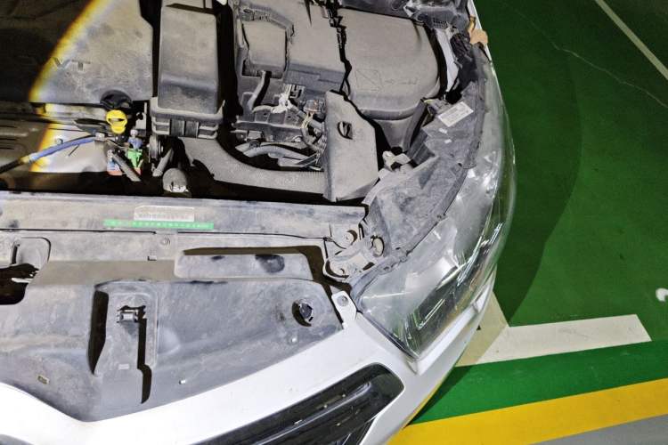 Used Citroen C4L 2015 1.8L Automatic Luxury Edition Engine Bay Left