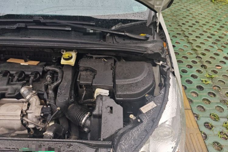 Used Citroen C4L 2015 1.6T Automatic Prestige Edition Engine Bay Left
