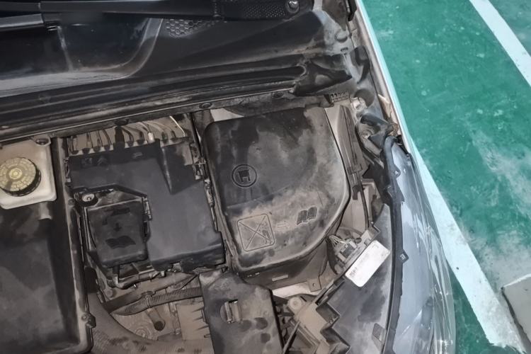 Used Citroen C4L 2015 1.8L Automatic Prestige Edition Engine Bay Left