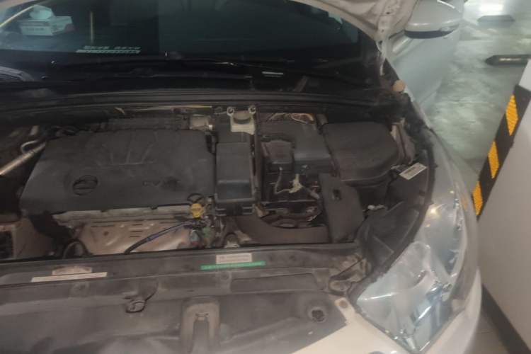 Used Citroen C4L 2015 1.8L Automatic Luxury Edition Engine Bay Left