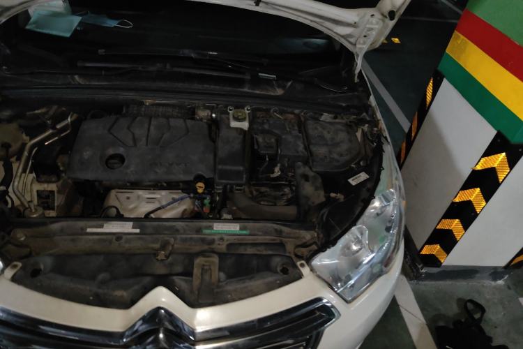 Used Citroen C4L 2015 1.8L Automatic Prestige Edition Engine Bay Left