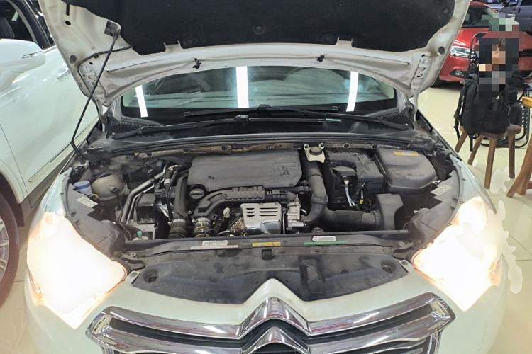 Used Citroen C4L 2015 1.2T Automatic Luxury Edition Engine Bay