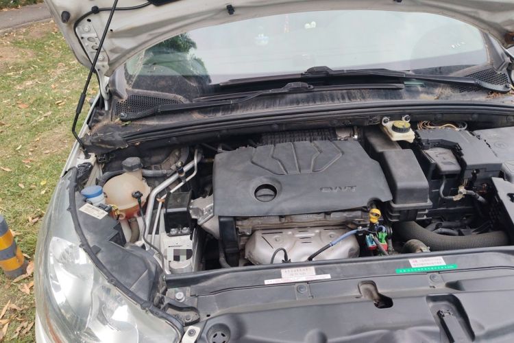 Used Citroen C4L 2015 1.8L Automatic Luxury Edition Engine Bay Right