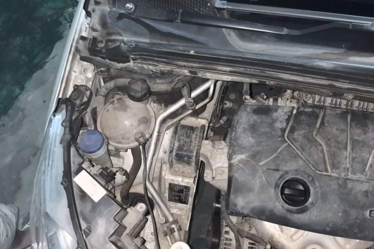 Used Citroen C4L 2015 1.8L Automatic Prestige Edition Engine Bay Right