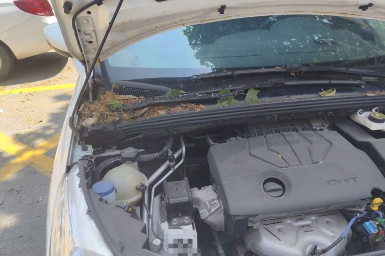 Used Citroen C4L 2015 1.8L Automatic Luxury Edition Engine Bay Right