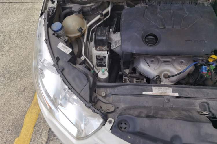 Used Citroen C4L 2015 1.8L Automatic Luxury Edition Engine Bay Right