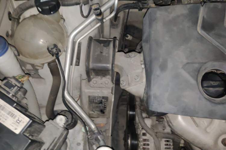 Used Citroen C4L 2015 1.8L Automatic Leading Edition Engine Bay Right