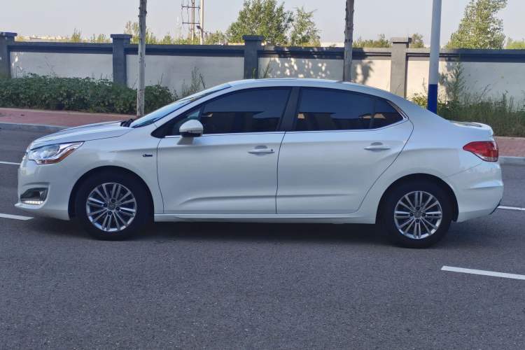 Used Citroen C4L 2015 1.2T Automatic Luxury Edition Exterior 2