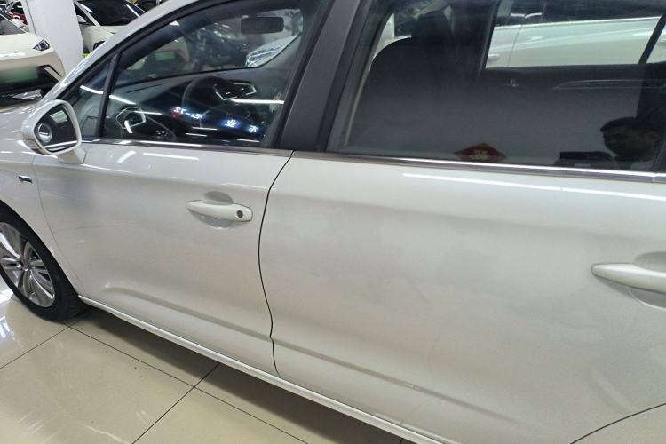Used Citroen C4L 2015 1.2T Automatic Luxury Edition Exterior 3