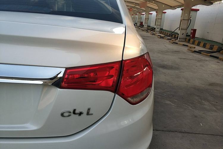 Used Citroen C4L 2015 1.2T Automatic Luxury Edition Exterior 6