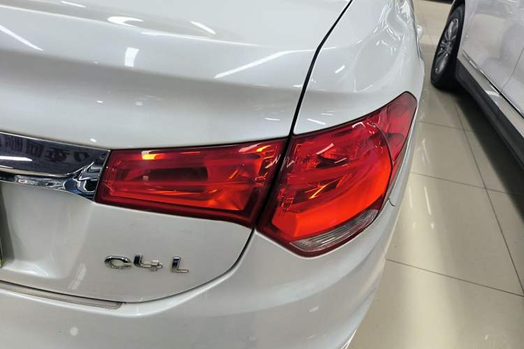 Used Citroen C4L 2015 1.2T Automatic Luxury Edition Exterior 6